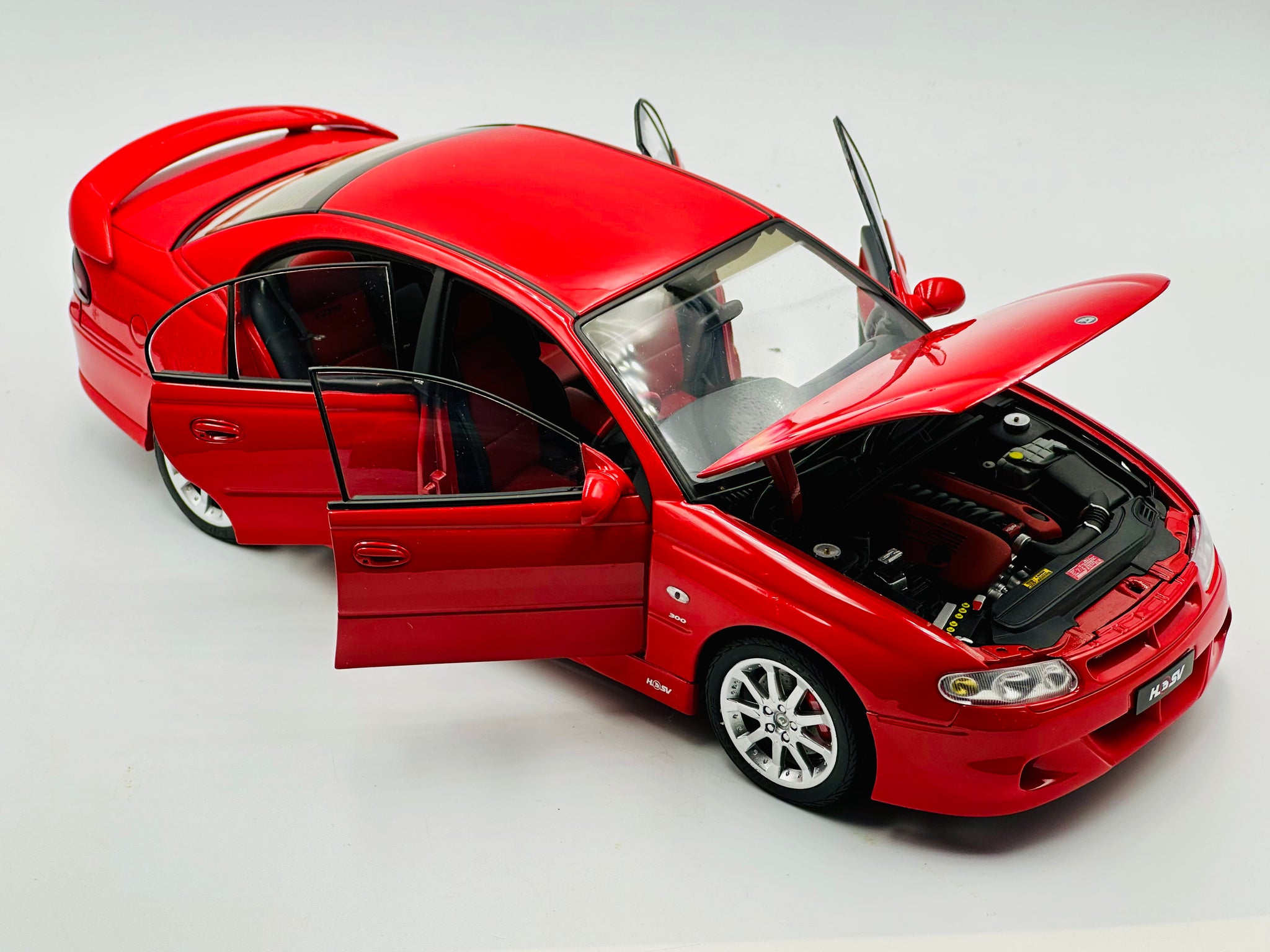 1:18 HSV VT2 GTS (Holden Commodore) -- Sting Red -- Biante/AUTOart 734 1:18 HSV VT2 GTS (Holden Commodore) -- Sting Red -- Biante/AUTOart 734