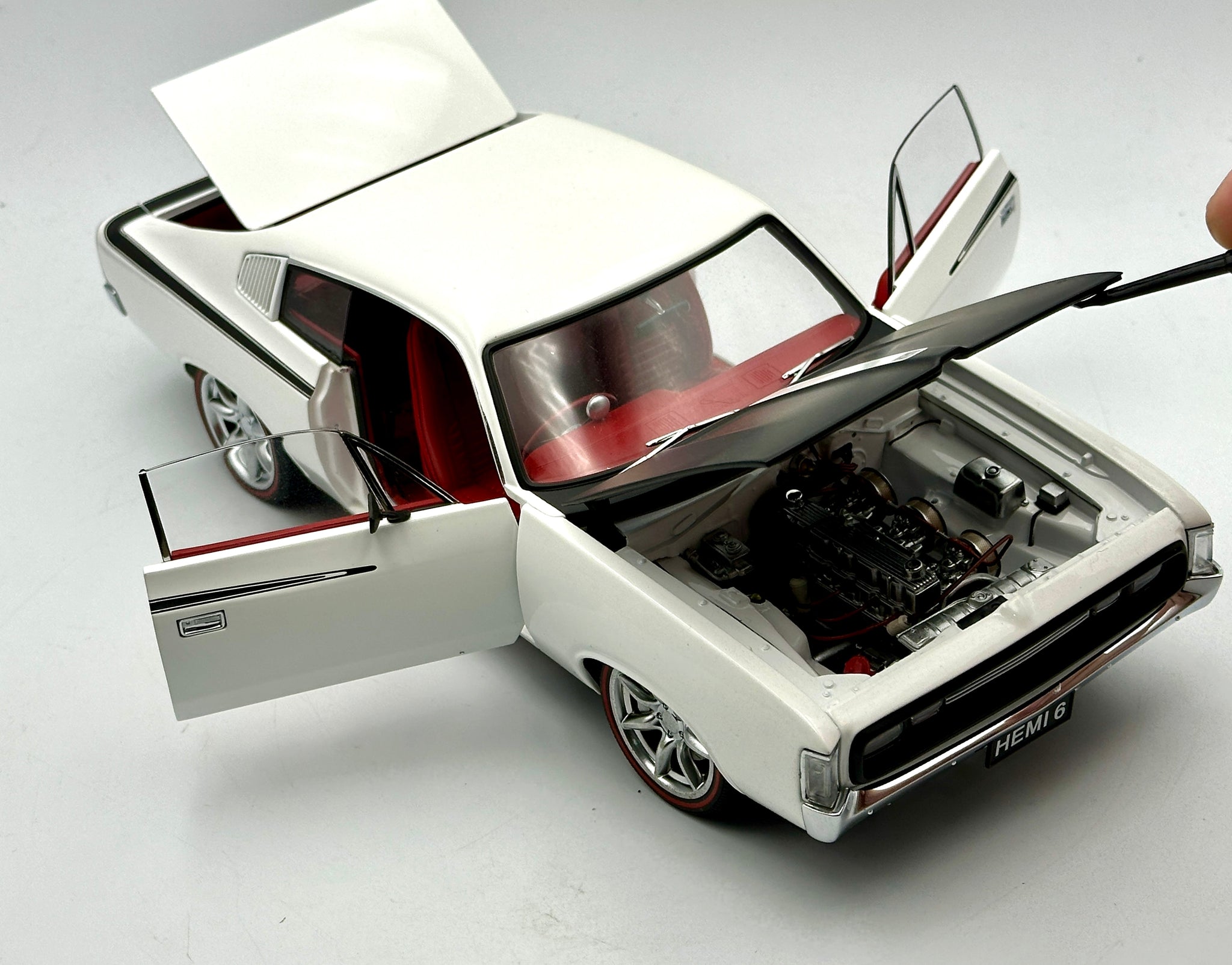 1:18 Chrysler Valiant E49 Charger Street Machine -- White -- Biante/AU