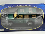 1:18 2004 Land Rover Discovery -- Dark Green -- MotorMax