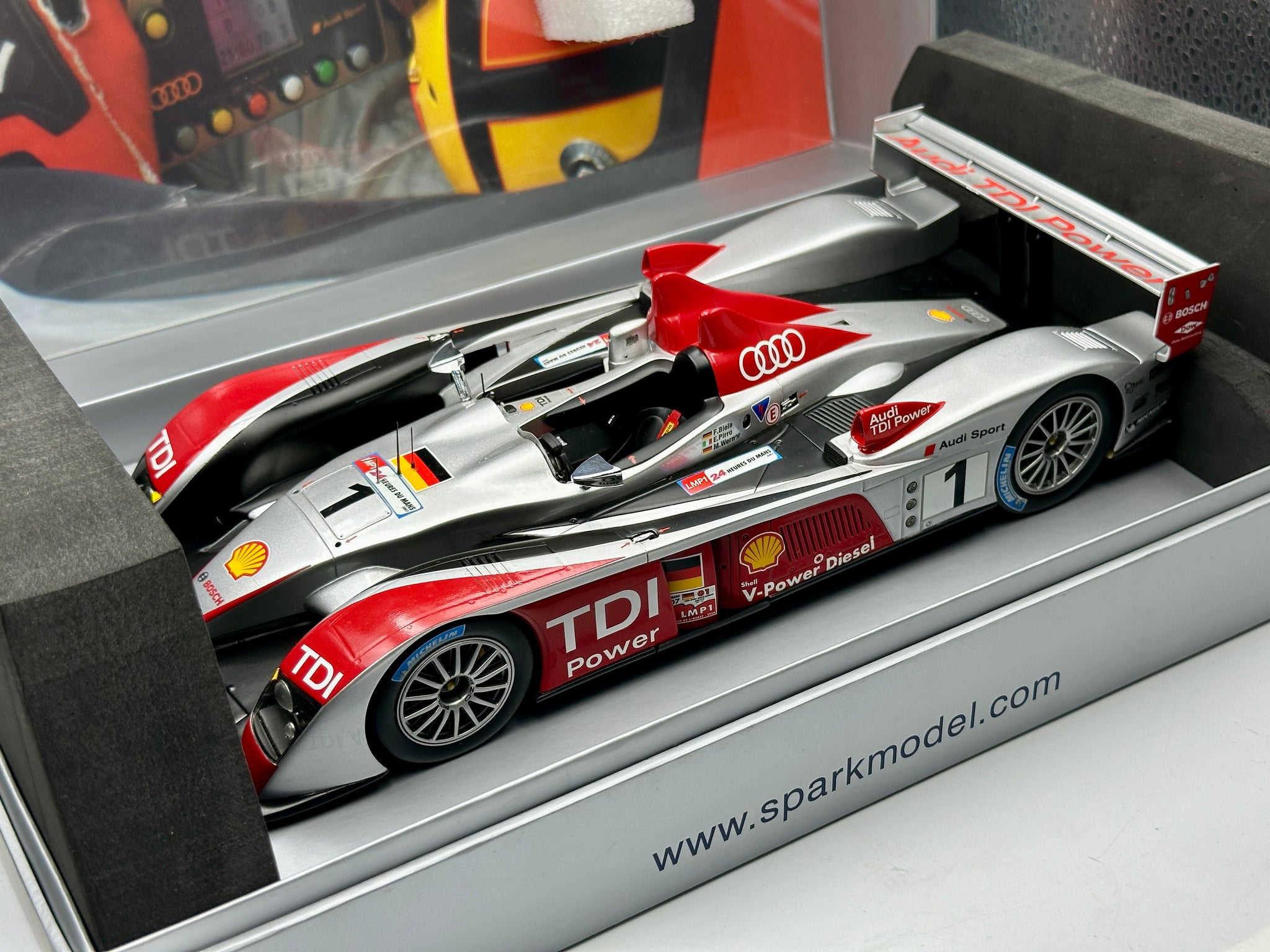 1:18 2007 24h Le Mans Winner -- #1 Audi R10 TDI -- Spark 18S016