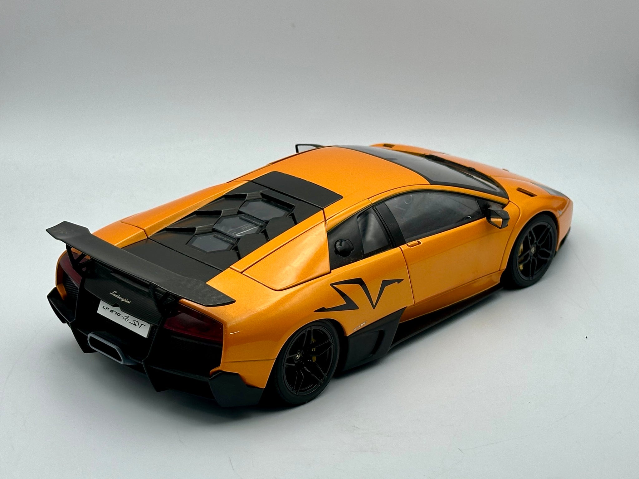 1:18 Lamborghini Murcielago LP670-4 SV - Arancio Atlas (Orange) -- AUT 1:18 Lamborghini Murcielago LP670-4 SV - Arancio Atlas (Orange) -- AUT