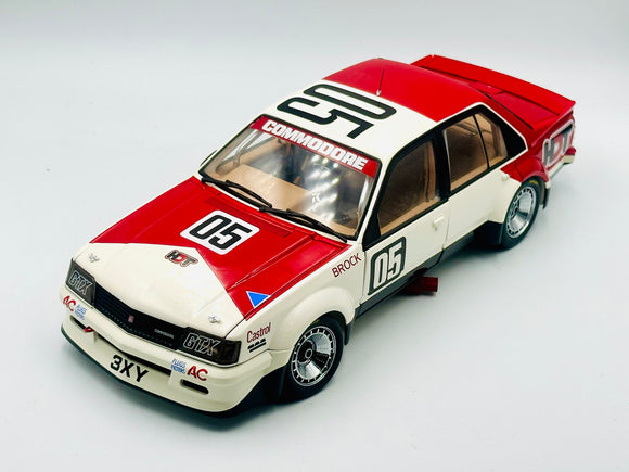 1:18 1982 Peter Brock -- Symmons Plains Holden VC Commodore -- Classic