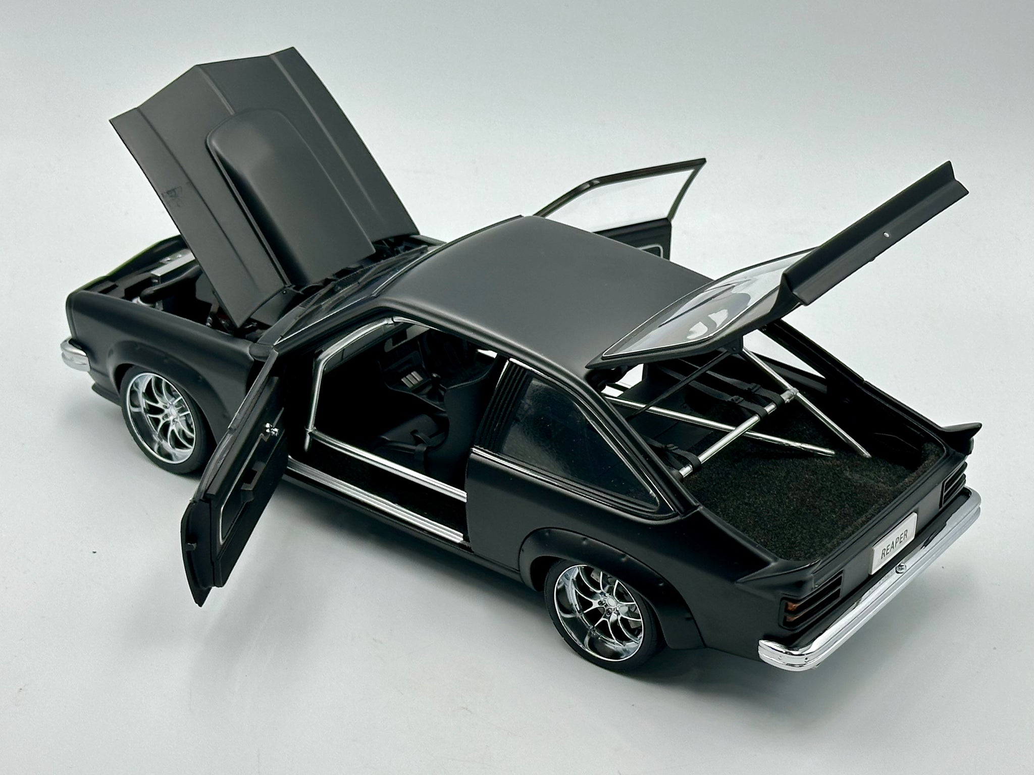 1:18 Holden LX Torana SS A9X Street Machine 