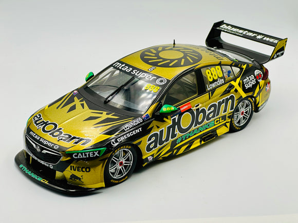 1:18 2018 Craig Lowndes -- Final Race Gold Livery -- Classic Carlectables