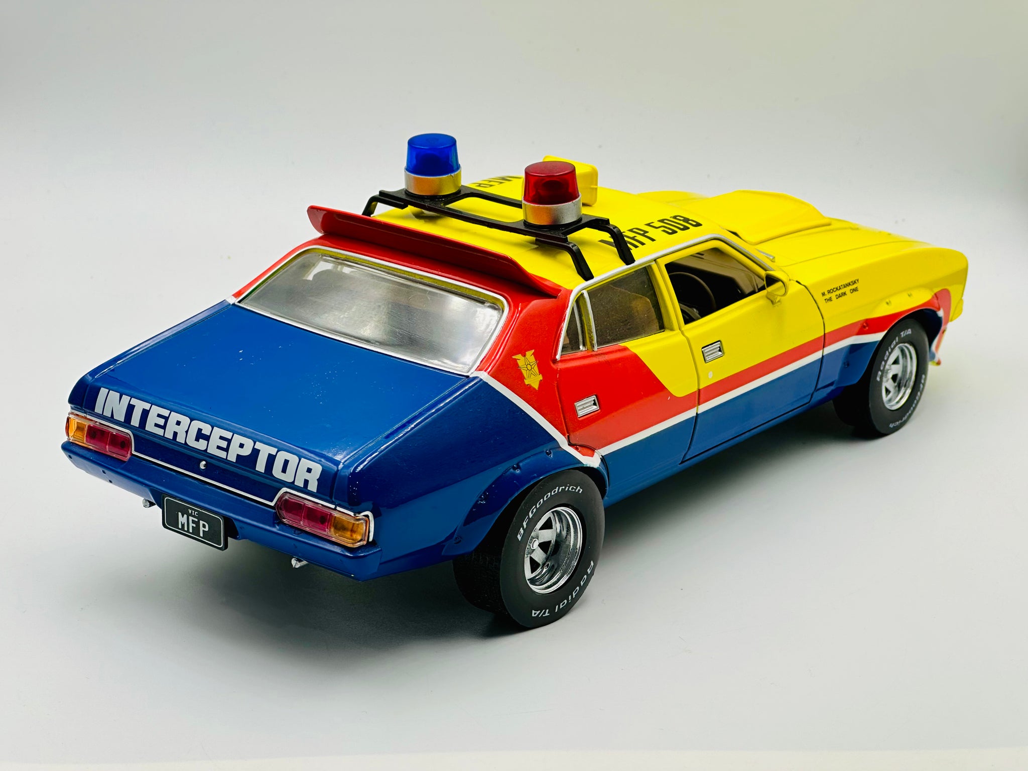 1:18 Mad Max -- Yellow V8 Interceptor -- Ford XB Falcon Sedan -- DDA (
