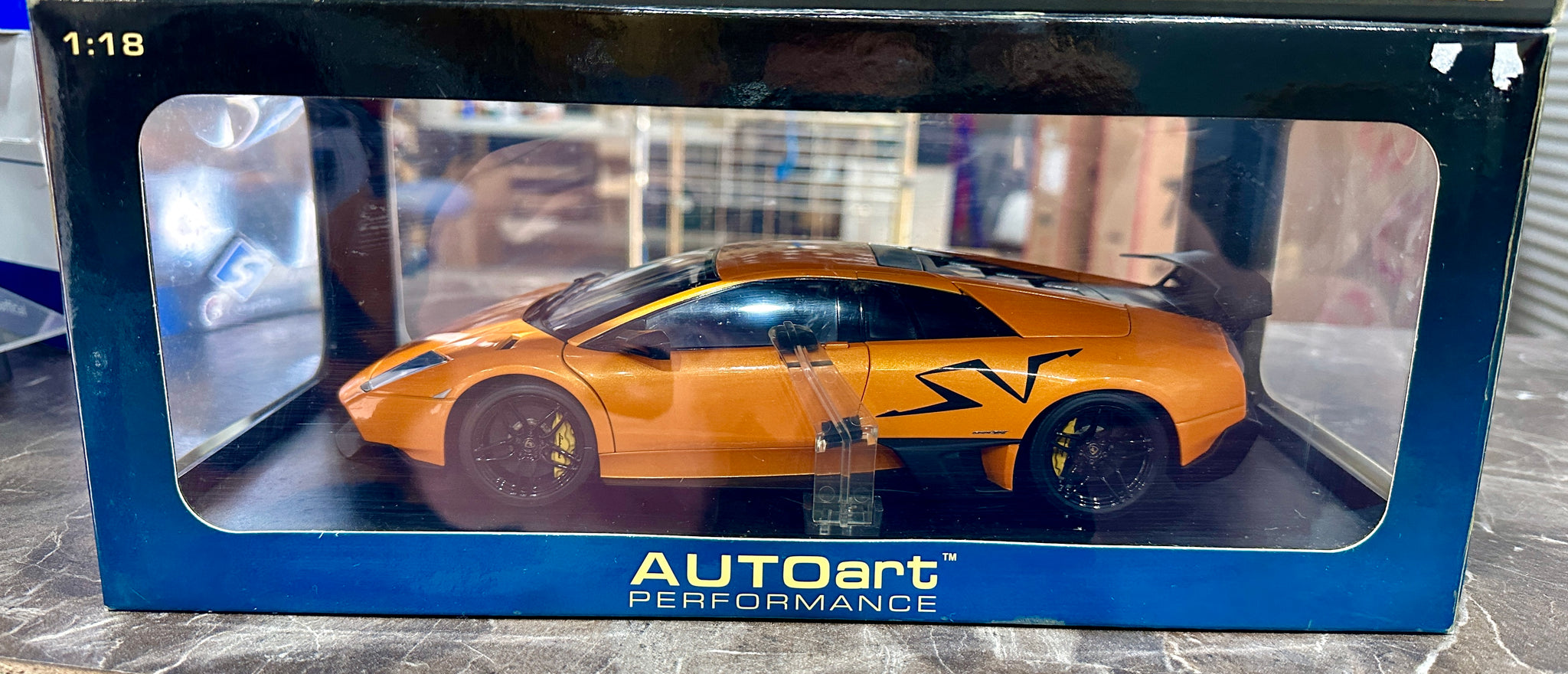 1:18 Lamborghini Murcielago LP670-4 SV - Arancio Atlas (Orange) -- AUT