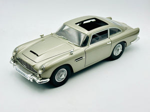 1:18 Aston Martin DB5 -- 007 James Bond Goldfinger -- Hot Wheels Elite BLY20