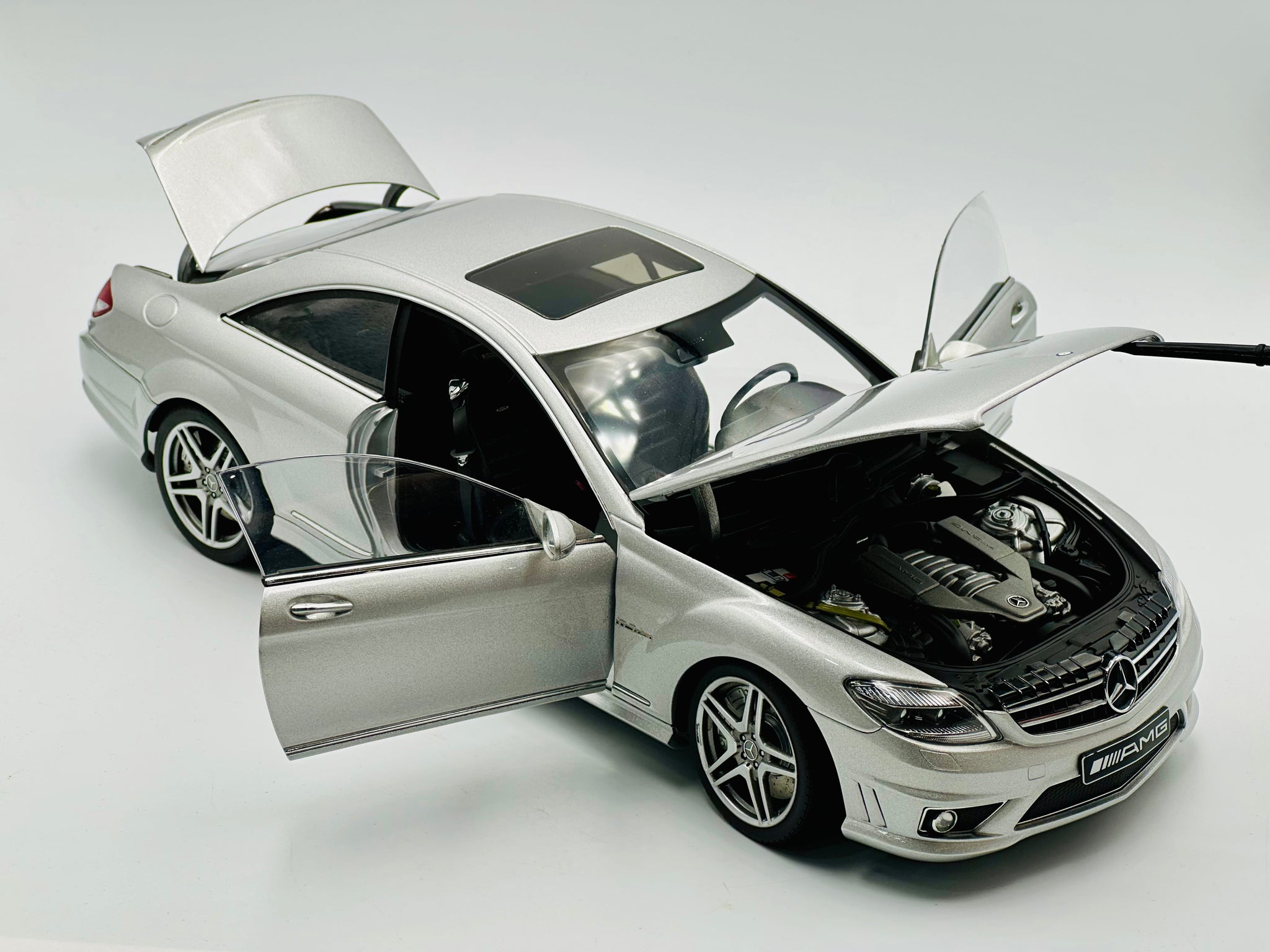 1:18 Mercedes-Benz CL63 AMG -- Silver -- AUTOart 76168