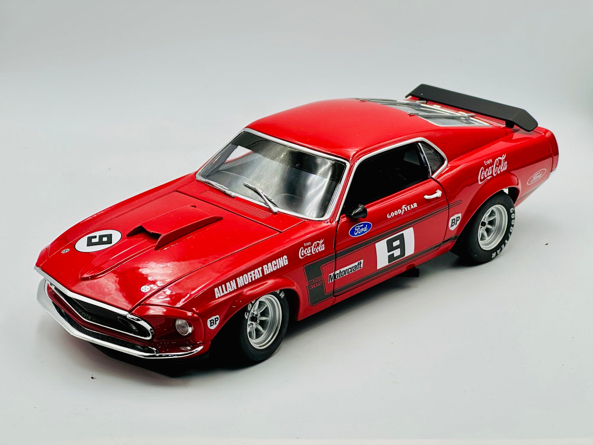 1:18 Allan Moffat -- #9 Coca-Cola -- 1969 Ford Mustang Trans Am -- DDA 1:18 Allan Moffat -- #9 Coca-Cola -- 1969 Ford Mustang Trans Am -- DDA