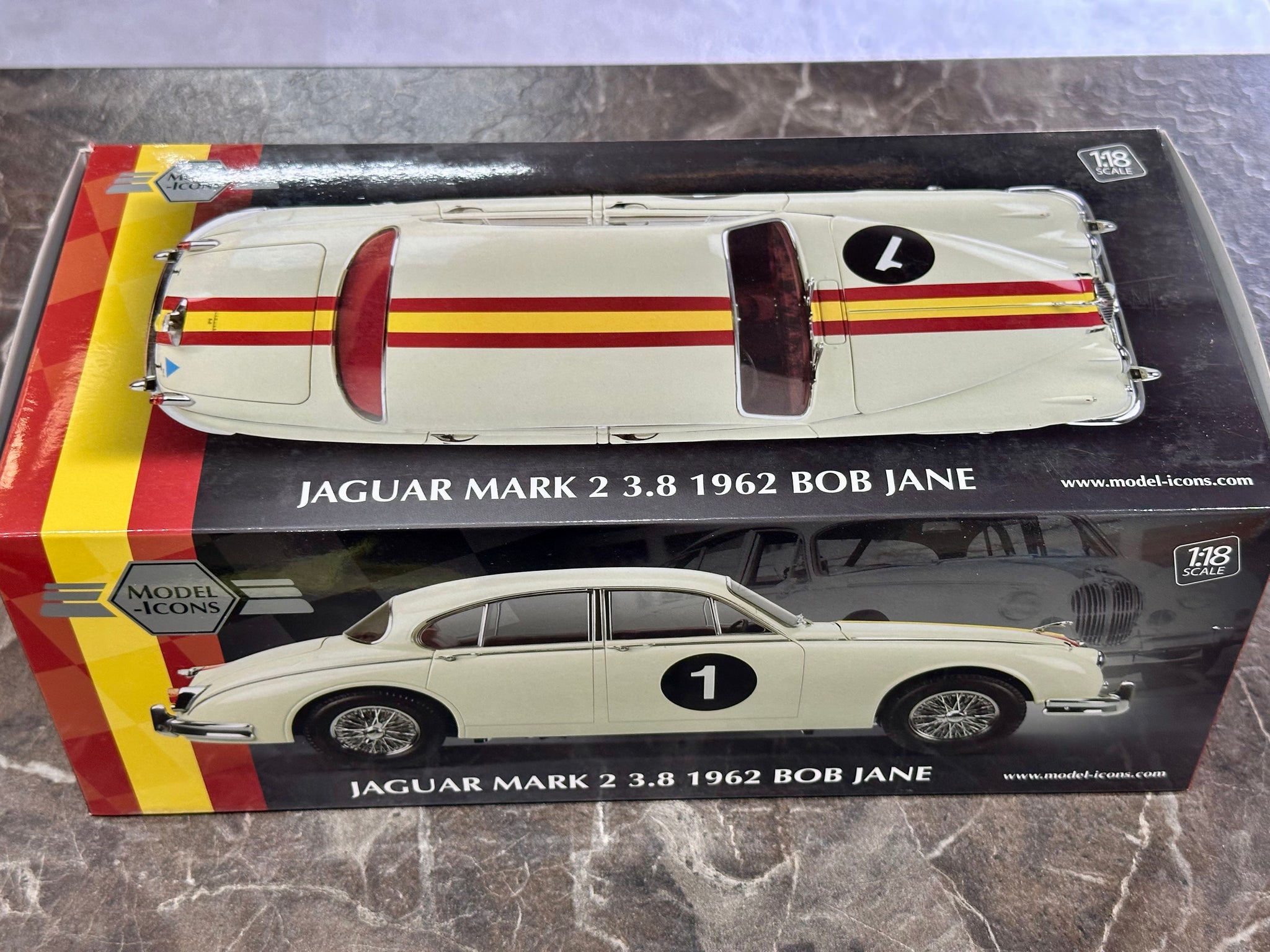 1:18 1962 Bob Jane -- #1 Jaguar Mark 2 3.8 -- Model Icons