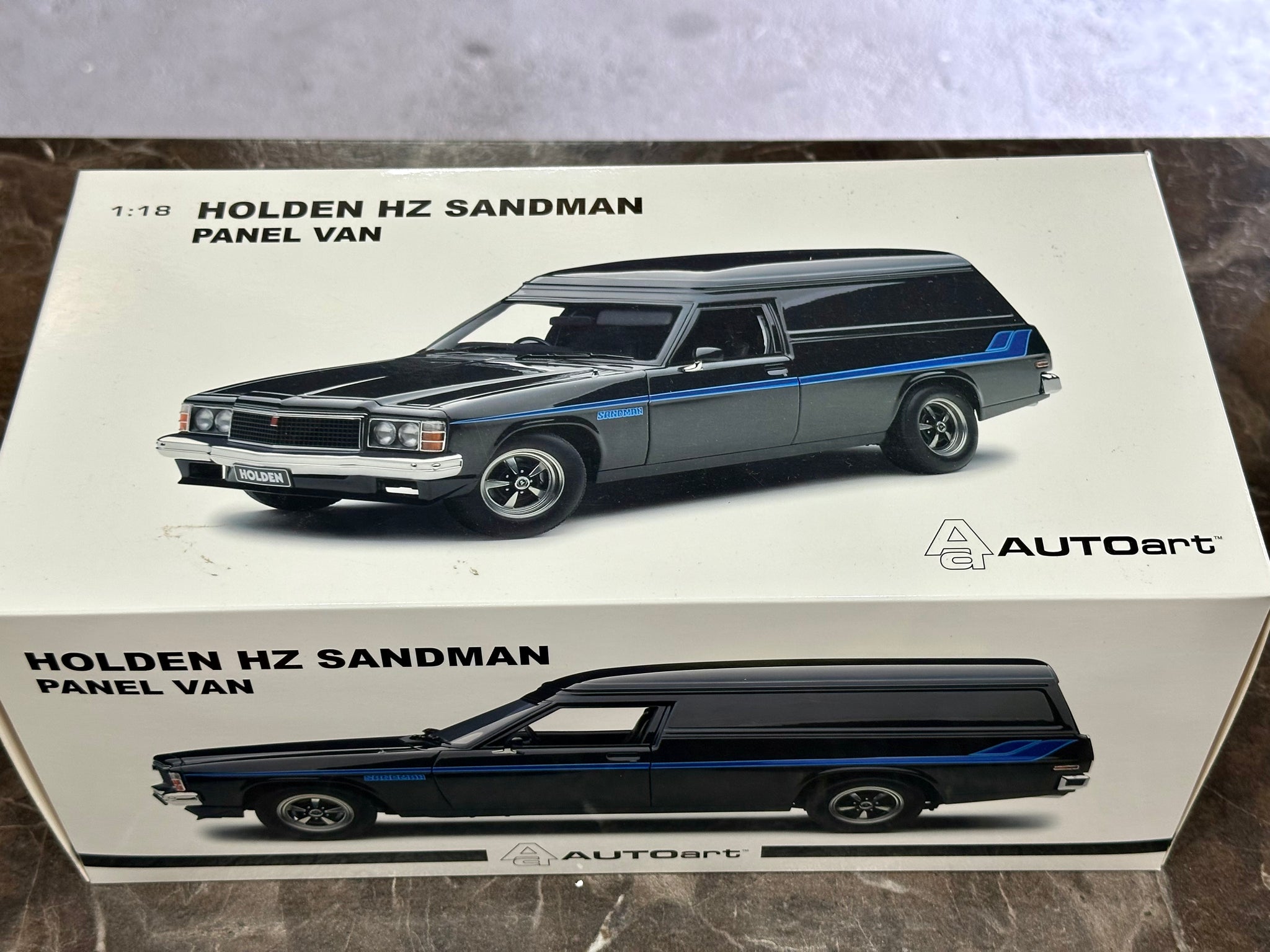 1:18 Holden HZ Sandman Panel Van -- Tuxedo Black -- Biante/AUTOart