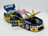 1:18 2005 Craig Lowndes *SIGNED* -- Team Betta Electrical -- Classic Carlectable