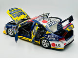 1:18 2005 Craig Lowndes *SIGNED* -- Team Betta Electrical -- Classic Carlectable