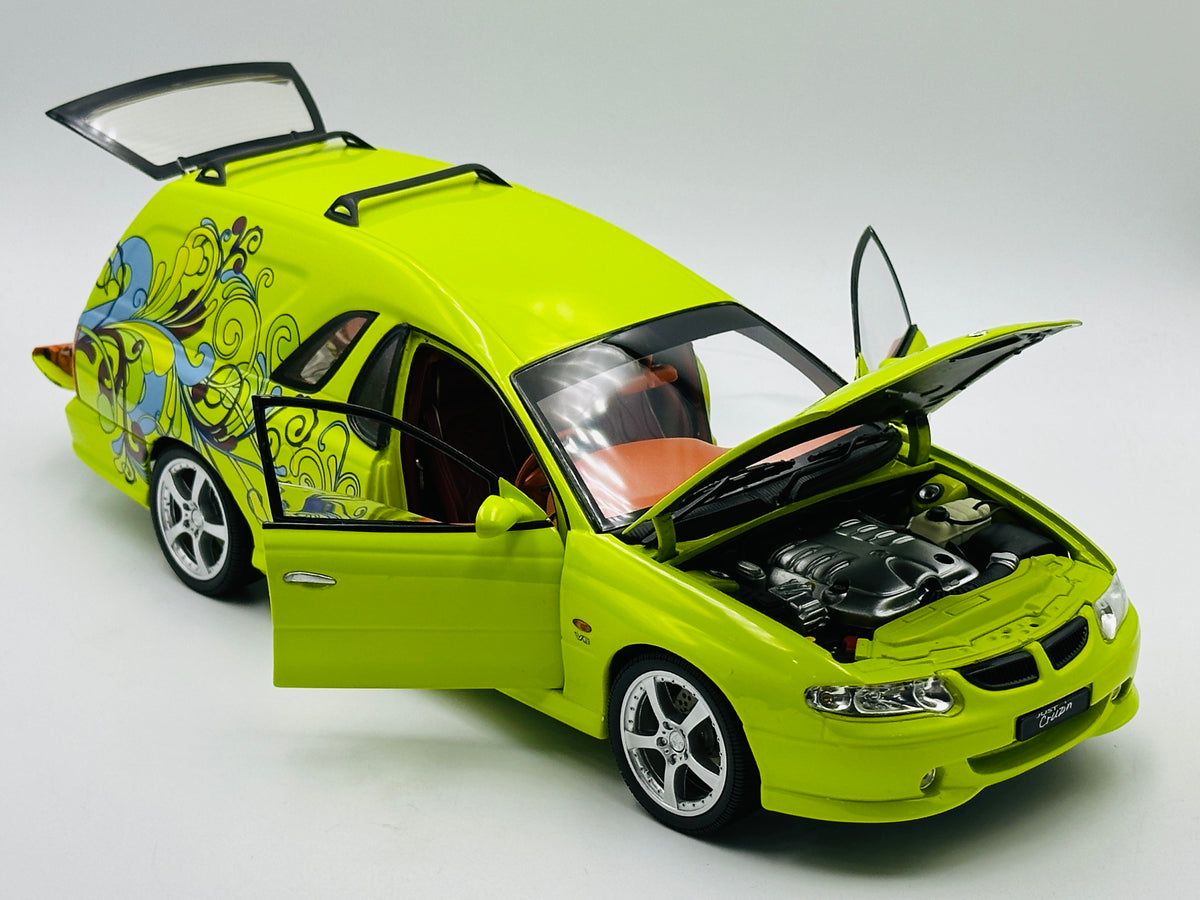 1:18 Holden VU Commodore Panel Van -- Barbados Green -- Classic Carlec