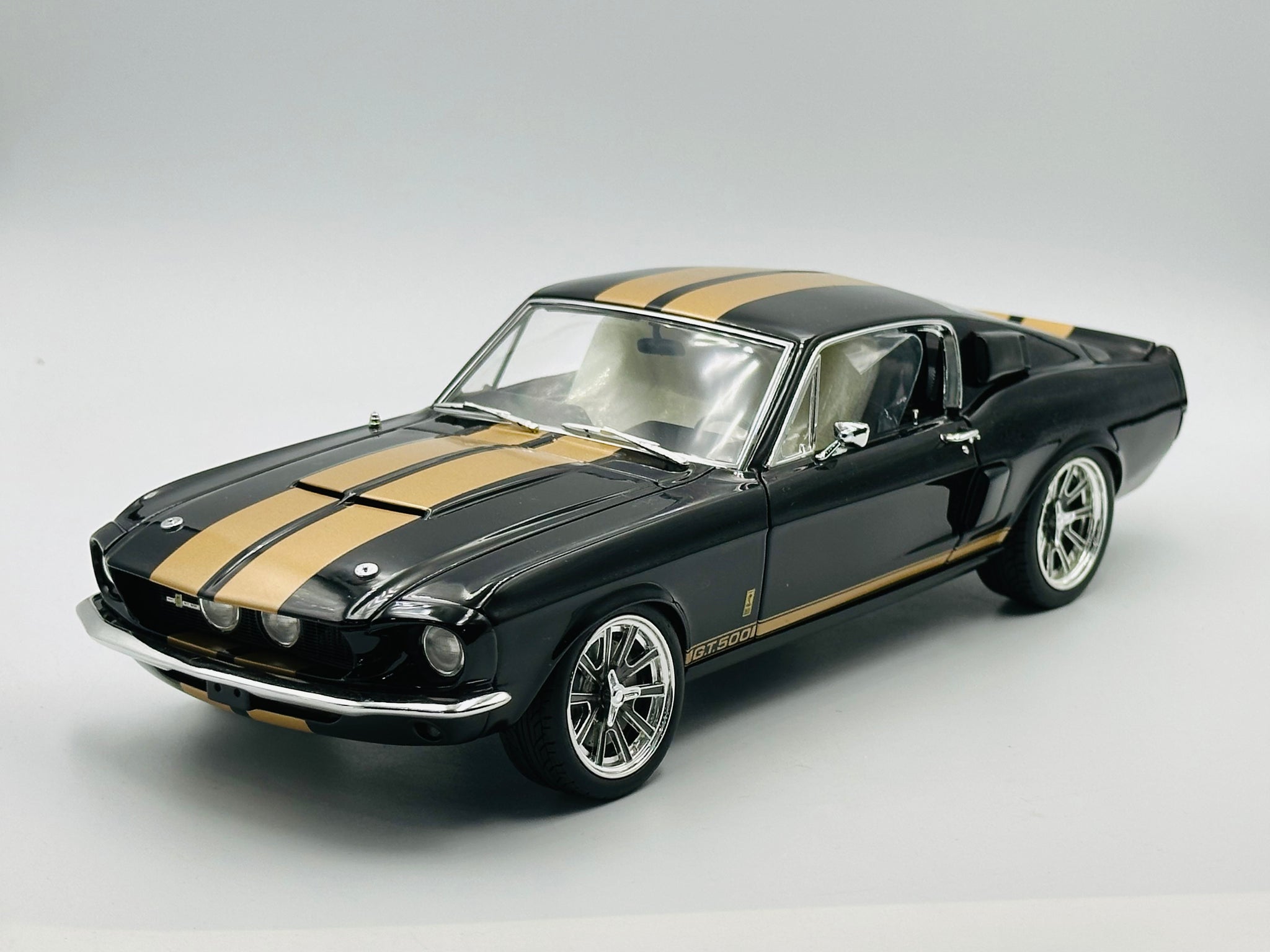 1:18 1967 Shelby GT500 - Street Fighter -- Black w/Gold