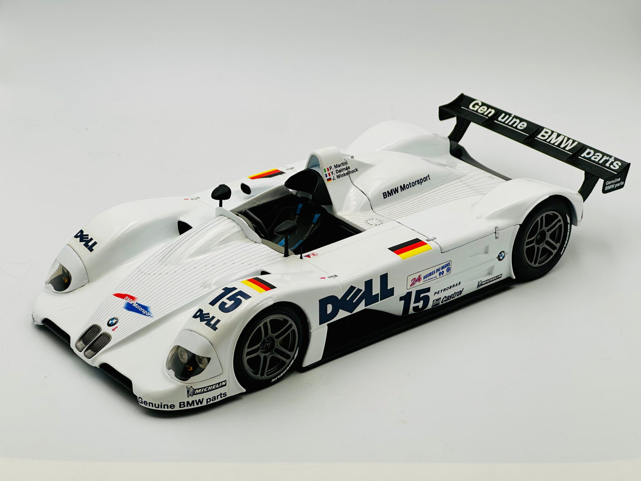 京商 1/18 BMW V12 LMR 1999 LeMans Winner 1:18 1999 LeMans 24 Hour Winner -- #15 BMW V12 LMR -- Kyosho