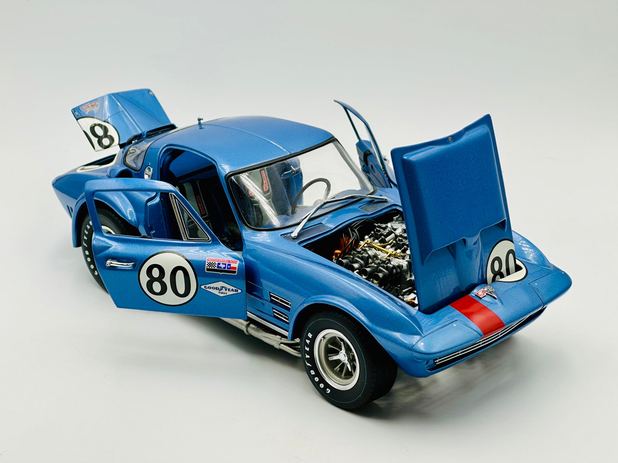 エグゾト 1/18 コルベット クーペ 1963 Suzuka Sun Amazon | EXOTO エグゾト 1/18 corvette 1963年型 コルベット グラン