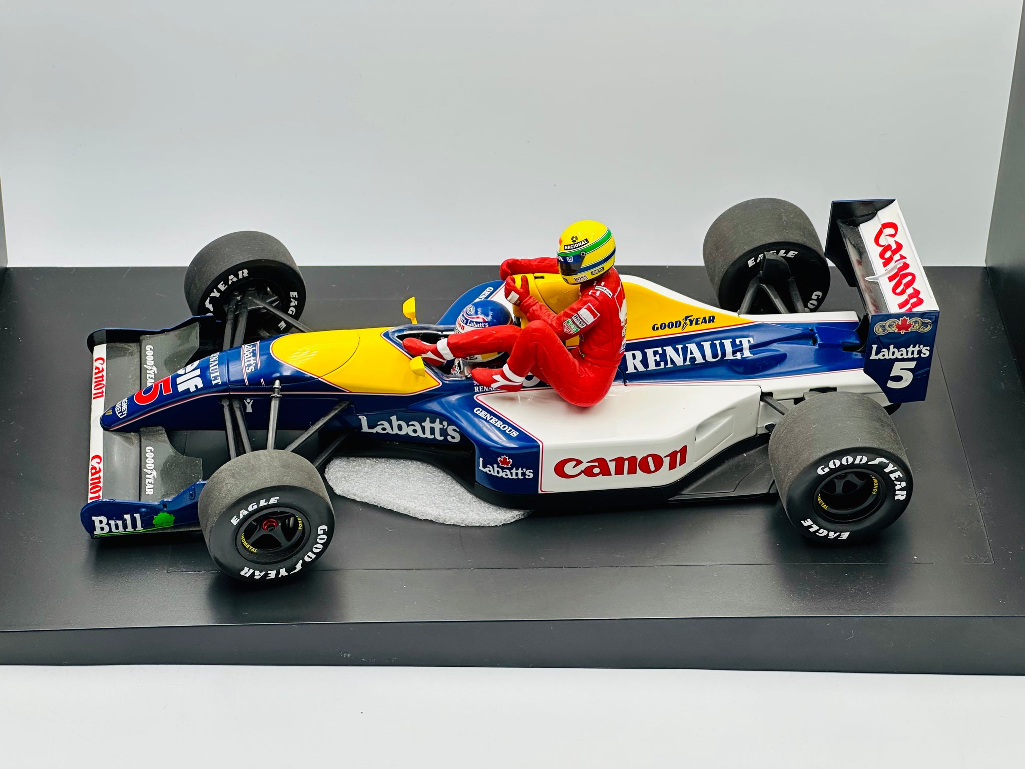 1:18 1991 Nigel Mansell w/Ayrton Senna Riding -- Williams FW14 -- Mini 1:18 1991 Nigel Mansell w/Ayrton Senna Riding -- Williams FW14 -- Mini
