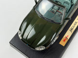 1:18 Jaguar XK8 1996 -- Green -- Maisto 31836