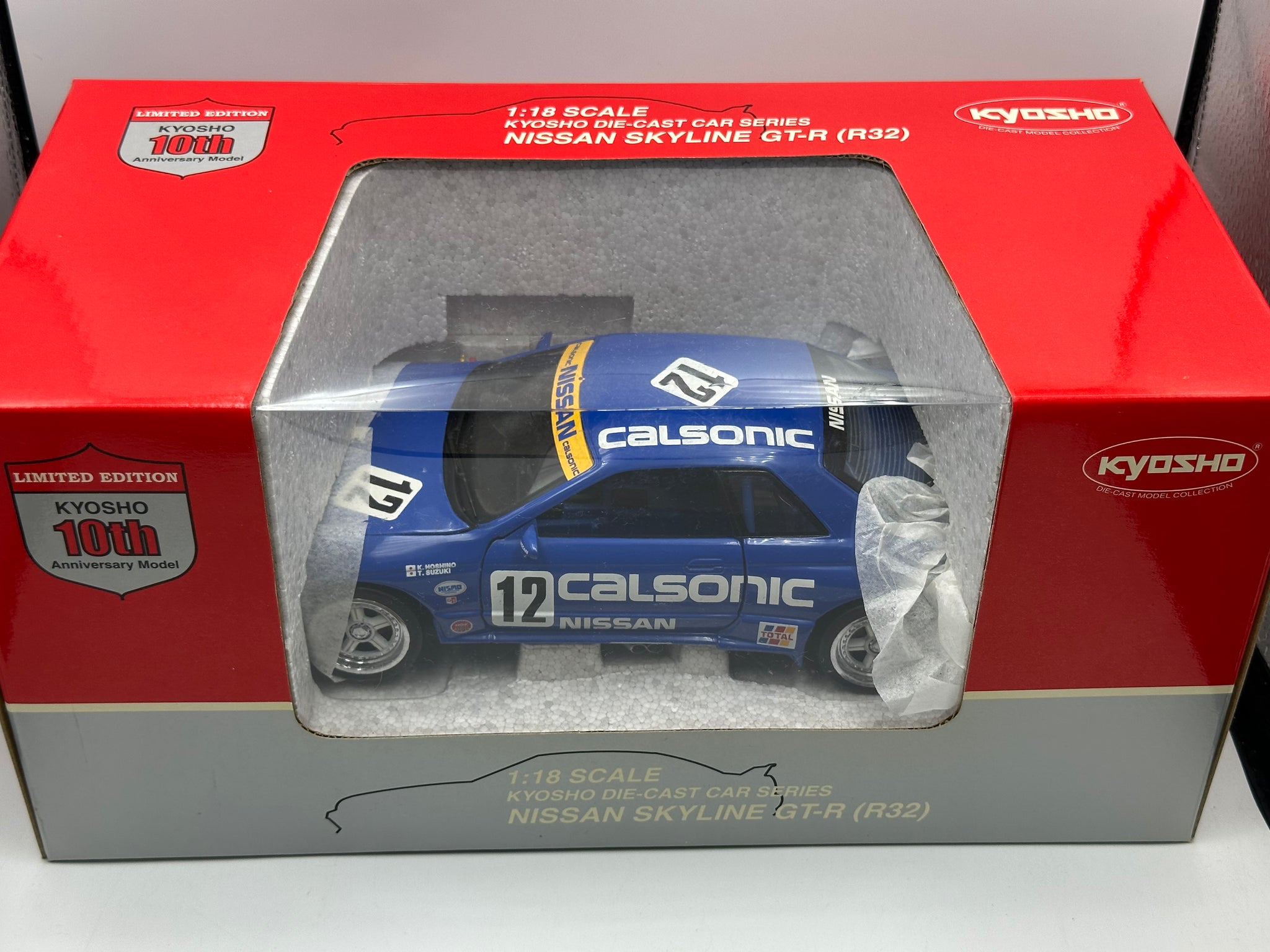 1:18 1990 JTCC -- #12 Calsonic Nissan R32 Skyline GTR -- Kyosho