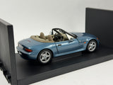 1:18 James Bond "GoldenEye" -- BMW Z3 -- Blue -- UT Models