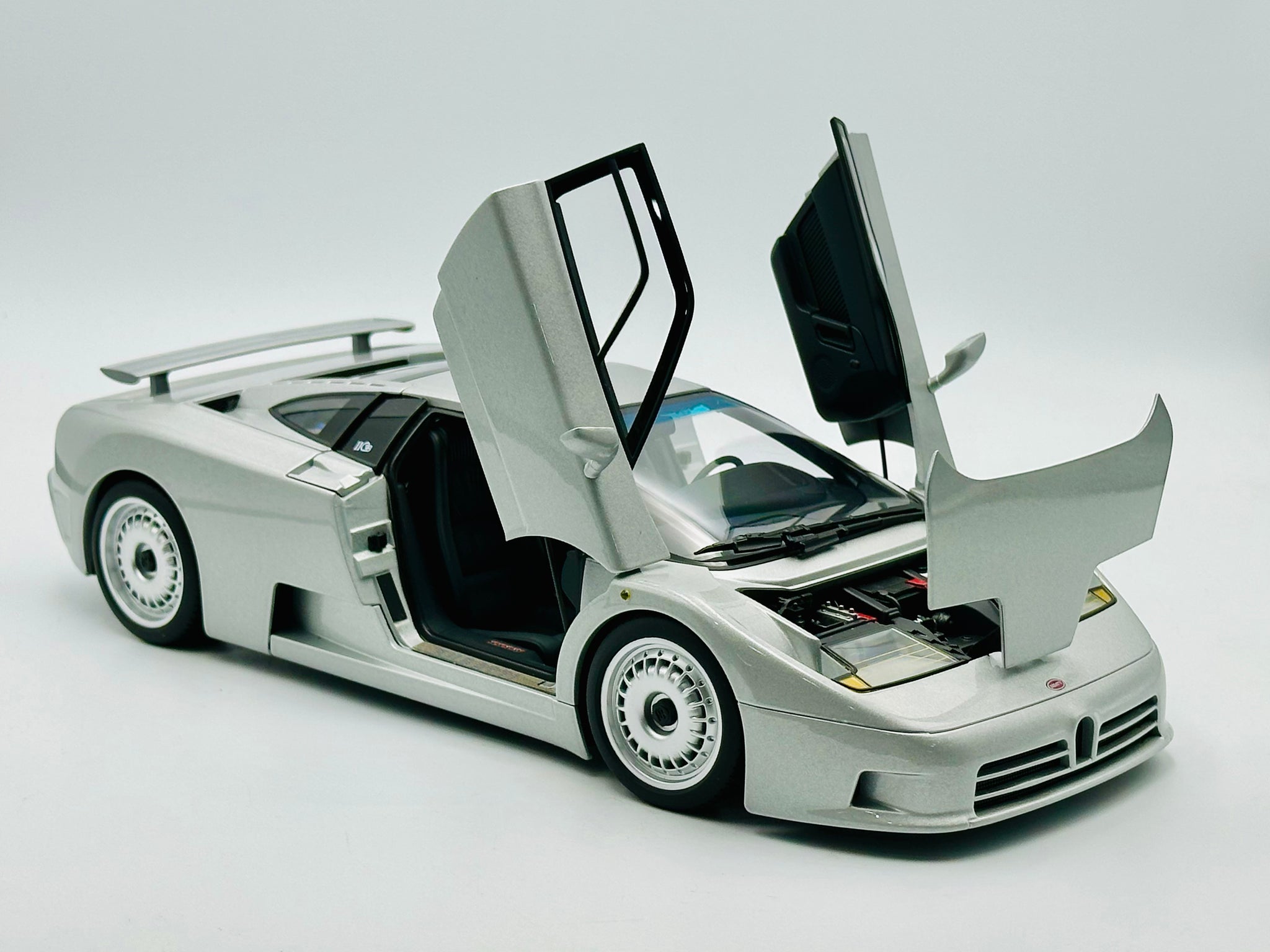 1:18 Bugatti EB 110 GT -- Silver -- AUTOart 70979