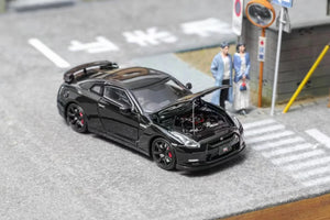 1:64 Nissan R35 GT-R -- Black -- Focal Horizon