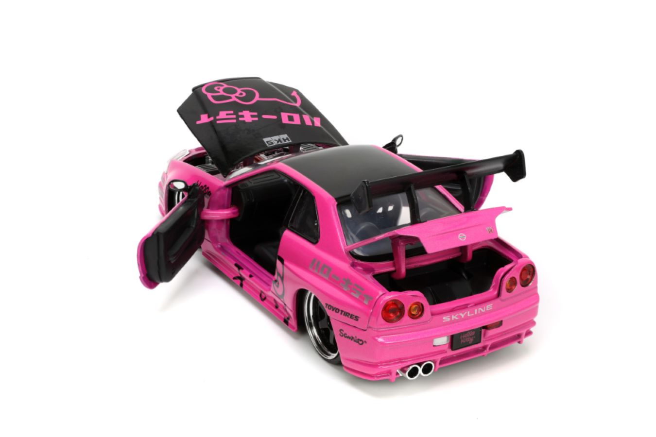 1:24 Hello Kitty w/Nissan Skyline R34 GT-R -- Pink/Black -- JADA