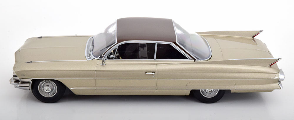 CADILLAC SERIES 62 COUPE DEVILLE de 1961 BEIGE au 1/18 de KK-Scale KKDC181252 CADILLAC SERIES 62 COUPE DEVILLE de 1961 BEIGE au 1/18 de KK-Scale KKDC181252
