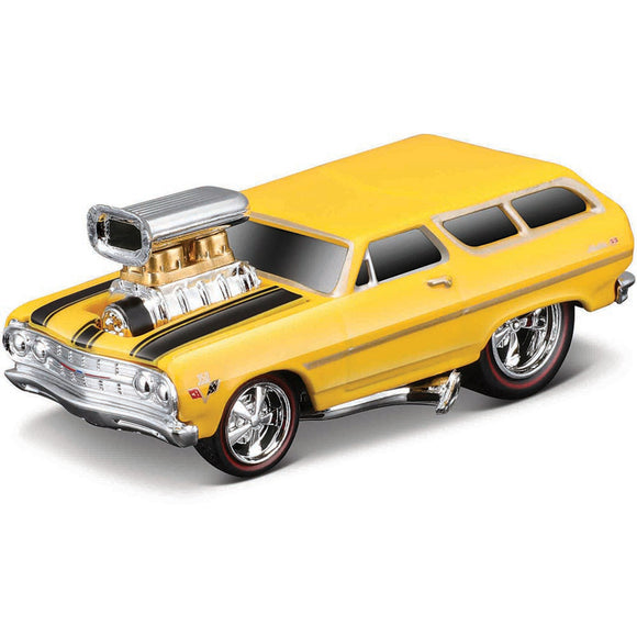 1:64 1965 Chevrolet Chevelle Wagon -- Yellow -- Muscle Machines