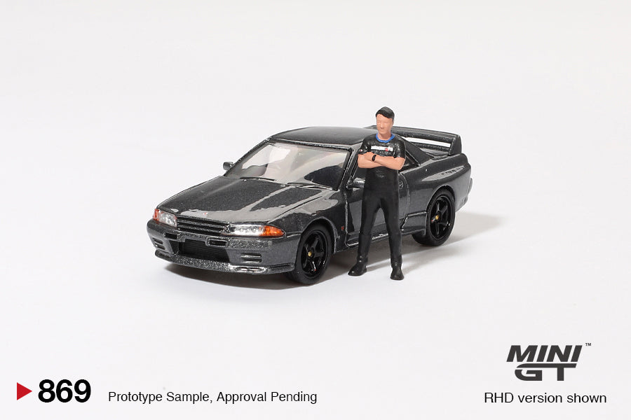 1:64 Nissan Skyline GT-R R32 NISMO -- Grey w/Matsuda Figure -- Mini GT