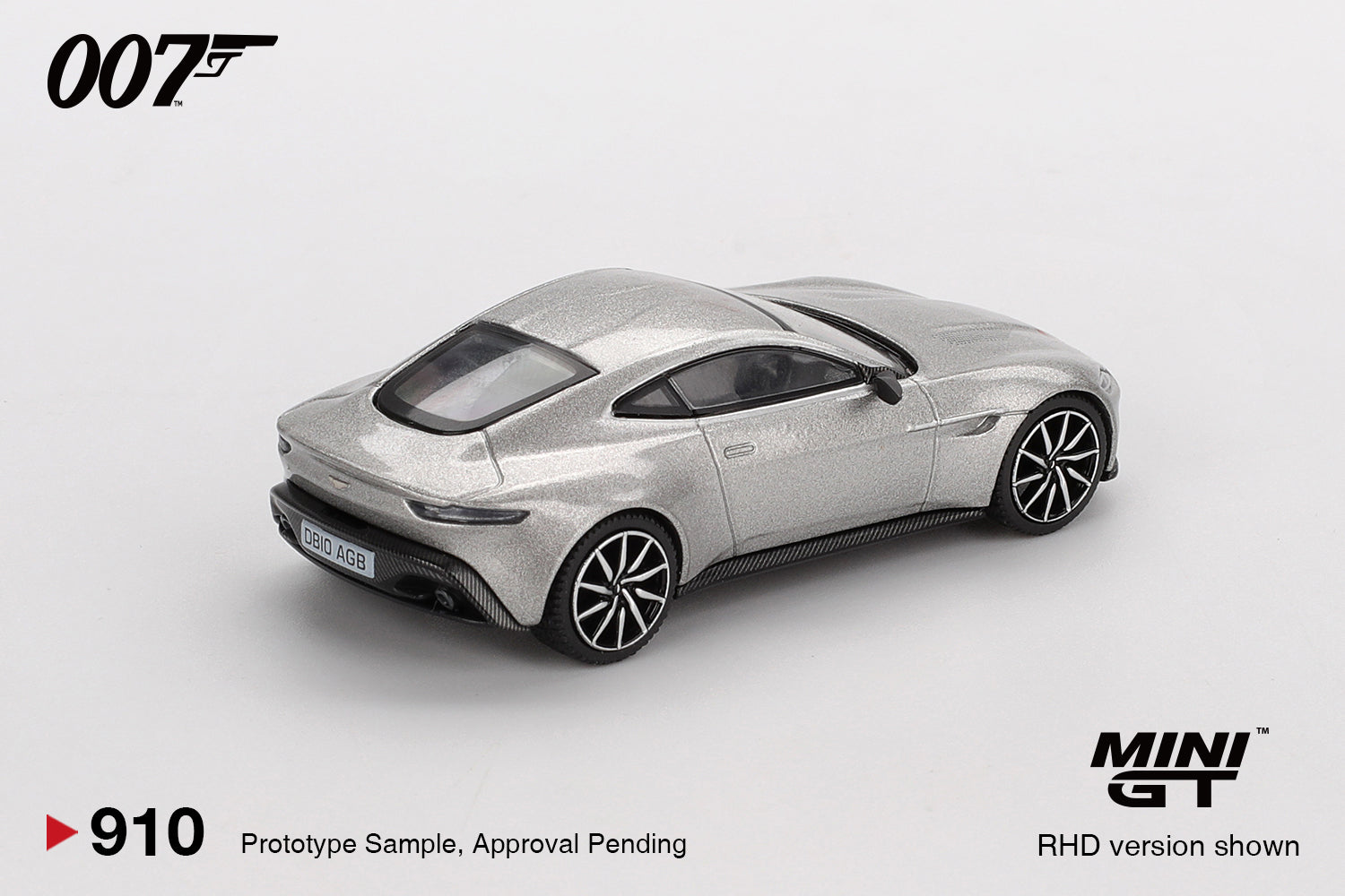 Pre-Order) 1:64 Aston Martin DB10 
