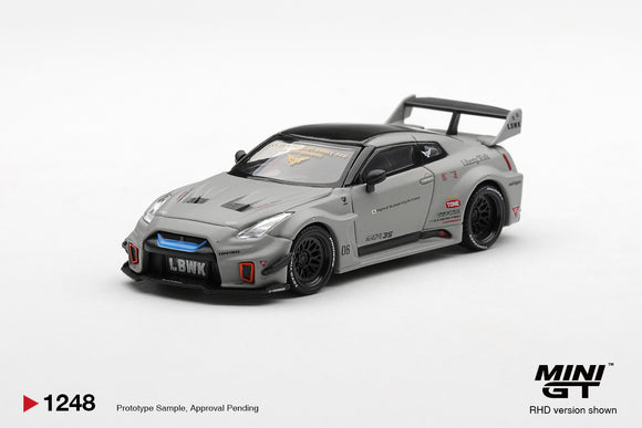 ミニカー NISSAN GT-R 50th Anniversary 1/64 MSZ - Nissan GT-R 50th Anniversary (White - 1/64 Scale* - Boxed