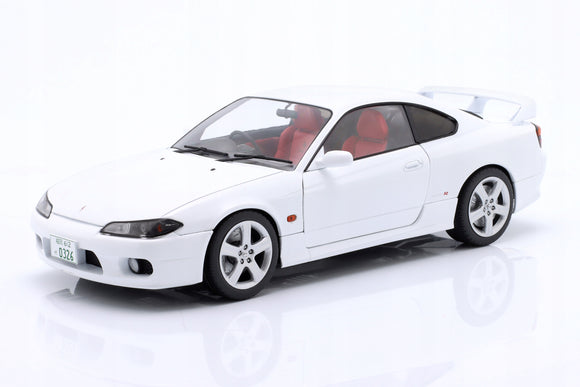 1:18 Nissan Silvia S15 Spec-R Aero 1999 -- Aspen White -- Solido