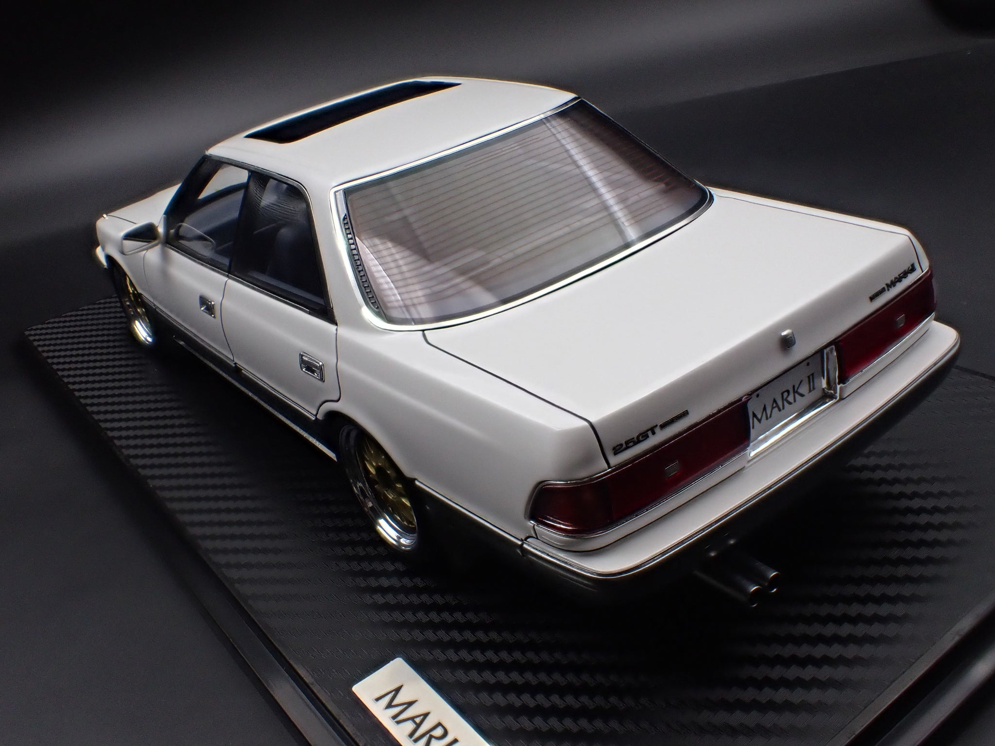 1:18 Toyota Mark Ⅱ 2.5 GT Twin Turbo (JZX81) -- Pearl White