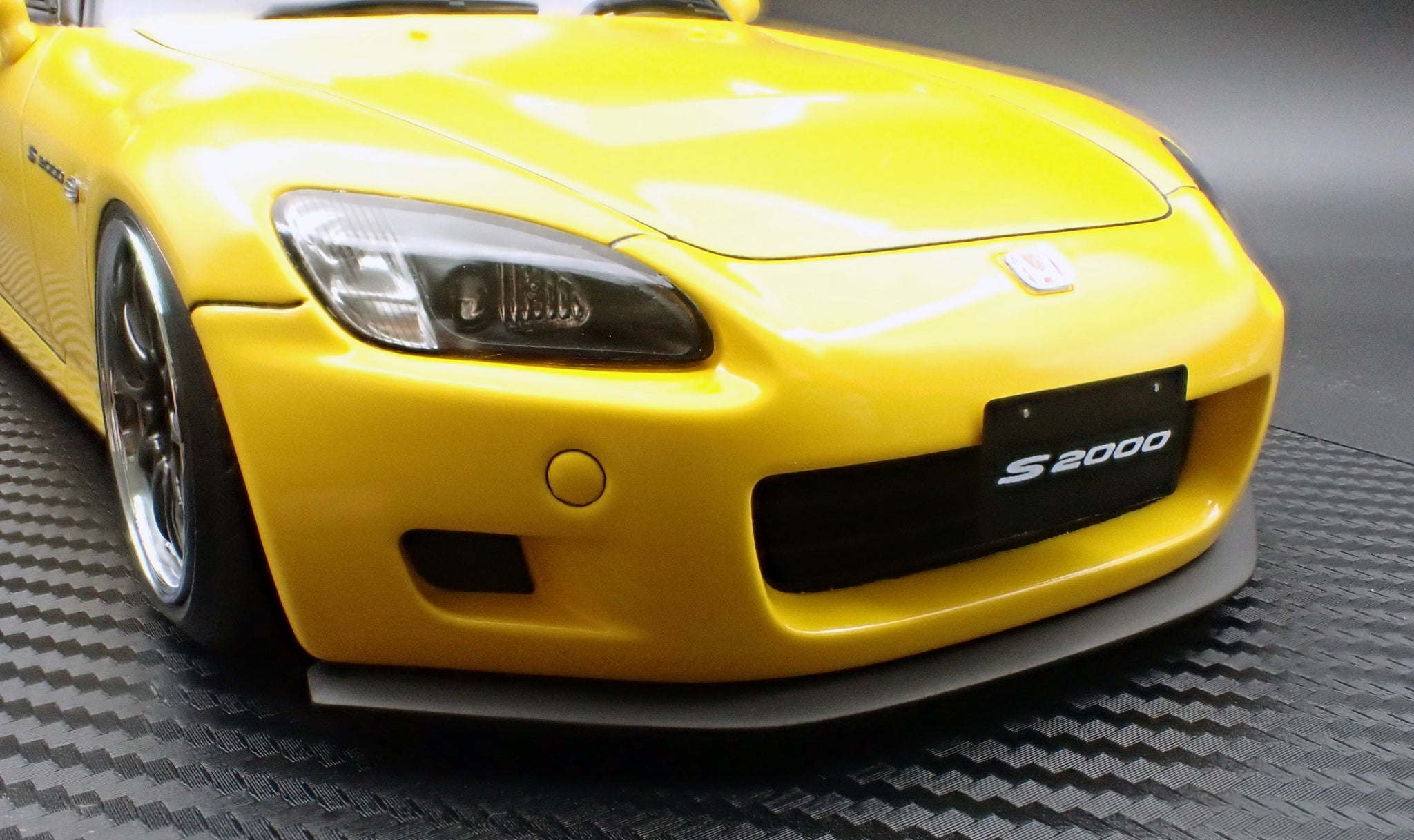 Pre-Order) 1:18 Honda S2000 (AP1) -- Yellow -- Ignition Model IG3919