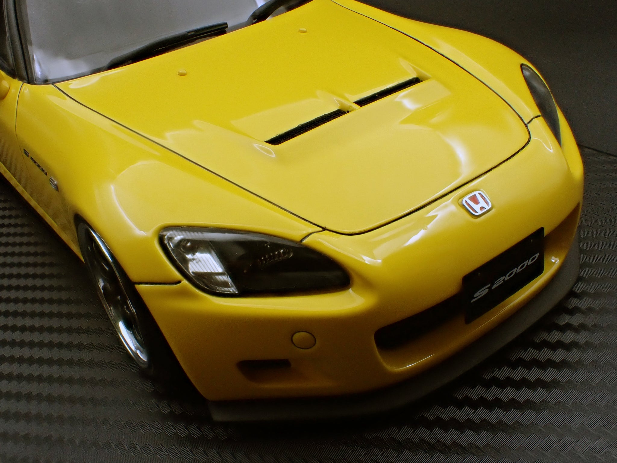 Pre-Order) 1:18 Honda S2000 (AP1) -- Yellow -- Ignition Model IG3919