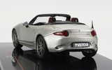 1:43 Mazda MX-5 Roadster 2019 -- Silver -- IXO Models