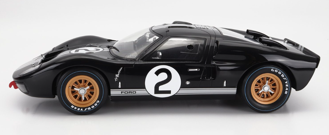 1:12 1966 Le Mans 24h Winner -- #2 Ford GT40 Mk 2 -- McLaren/Amon -- C