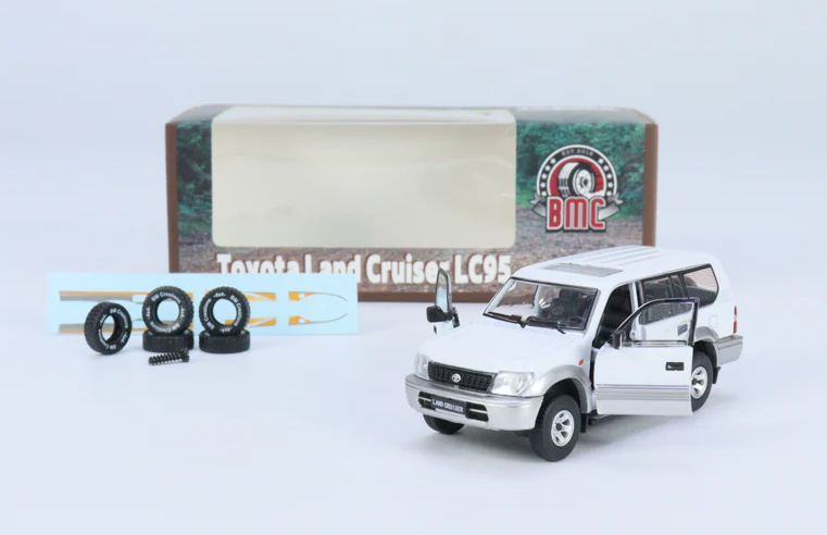 1:64 Toyota Land Cruiser Prado LC95 -- White/Silver -- BM Creations