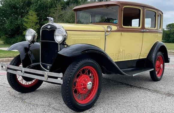 (Pre-Order) 1:18 1931 Ford Model A Tudor -- Bronson Yellow -- Sunstar