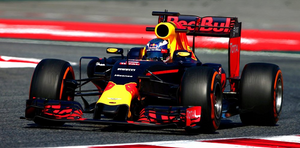 (Pre-Order) 1:18 2016 Daniel Ricciardo -- Spain GP -- Red Bull Racing RB12 -- Minichamps F1