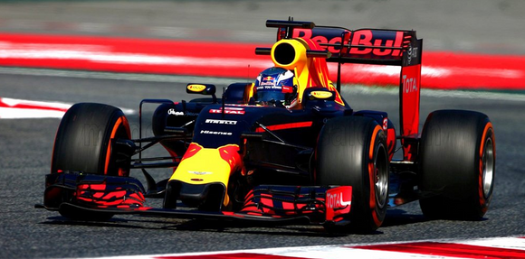 (Pre-Order) 1:43 2016 Daniel Ricciardo -- Spain GP -- Red Bull Racing RB12 -- Minichamps F1