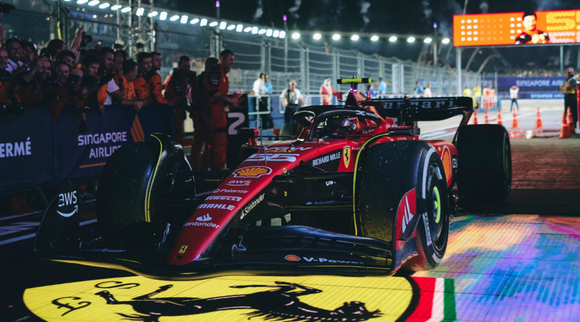 (Pre-Order) 1:18 2023 Carlos Sainz -- Singapore GP Winner -- #55 Scuderia Ferrari SF-23 -- BBR F1