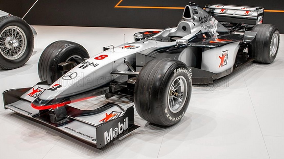 (Pre-Order) 1:18 1998 Mika Hakkinen -- Japanese GP & World Championship Winner -- McLaren MP4/13 -- GP Replicas F1