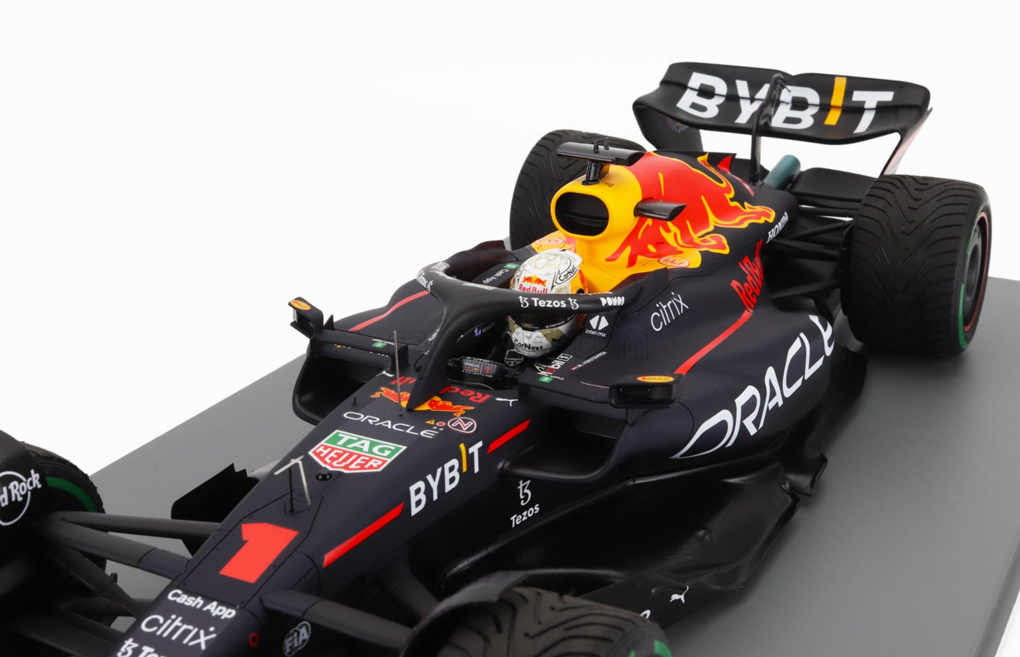 1:12 2022 Max Verstappen - World Championship Winner - Red Bull RB18 - 1:12 2022 Max Verstappen - World Championship Winner - Red Bull RB18 -