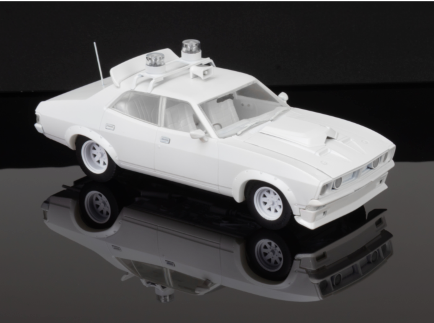 1:24 Mad Max Interceptor -- Ford XB Falcon -- PLASTIC KIT -- DDA Colle