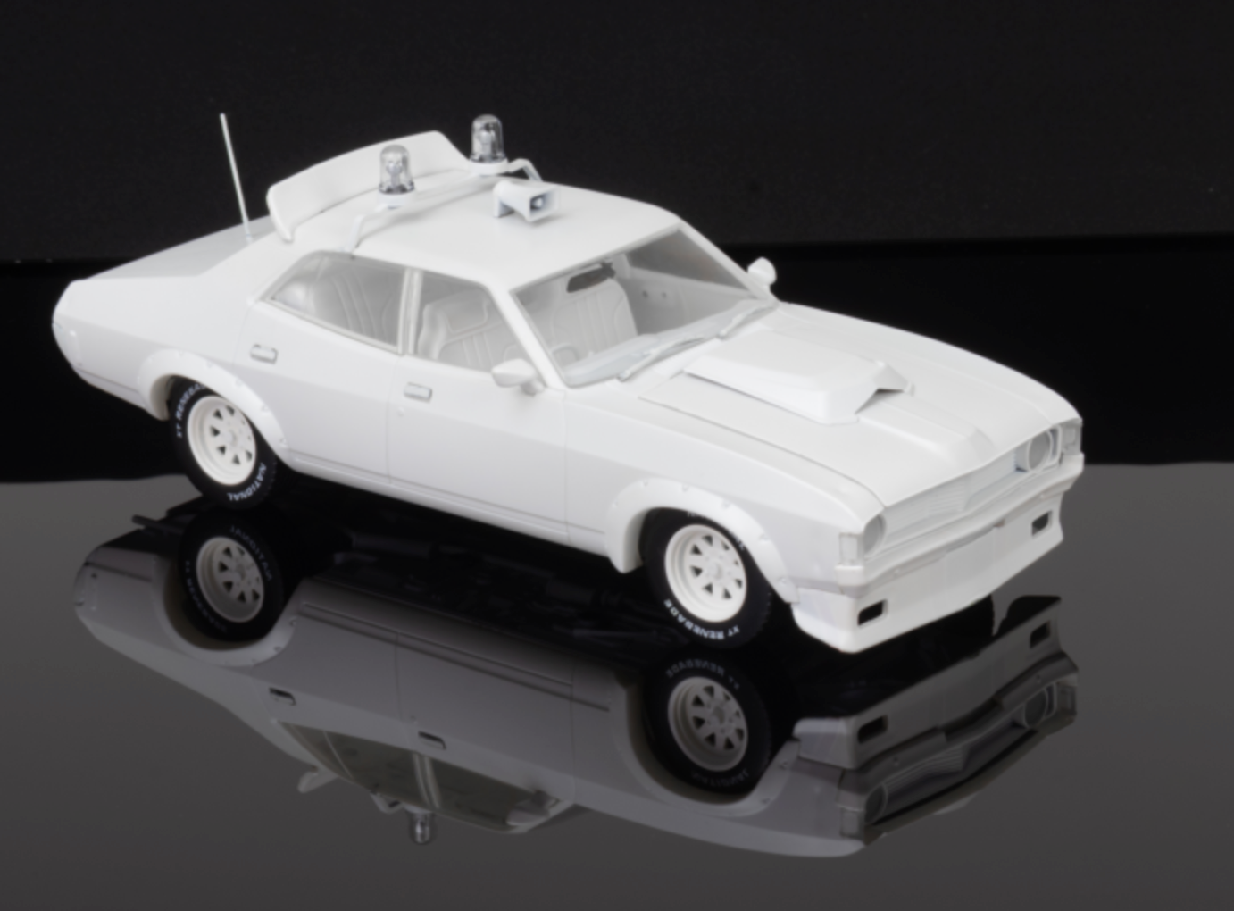 1/24 DDA マーチヘア 映画マッドマックス フォード ファルコン XA 1:24 DDA FORD XA FALCON MFP SEDAN V8 INTERCEPTOR MAD MAX Movie