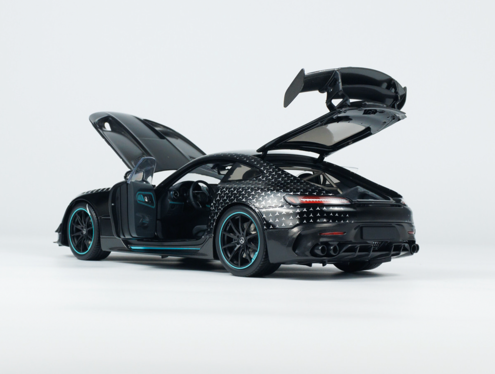 1:18 Mercedes-Benz AMG GT V8 Black Series 2021 - Black One Edition --