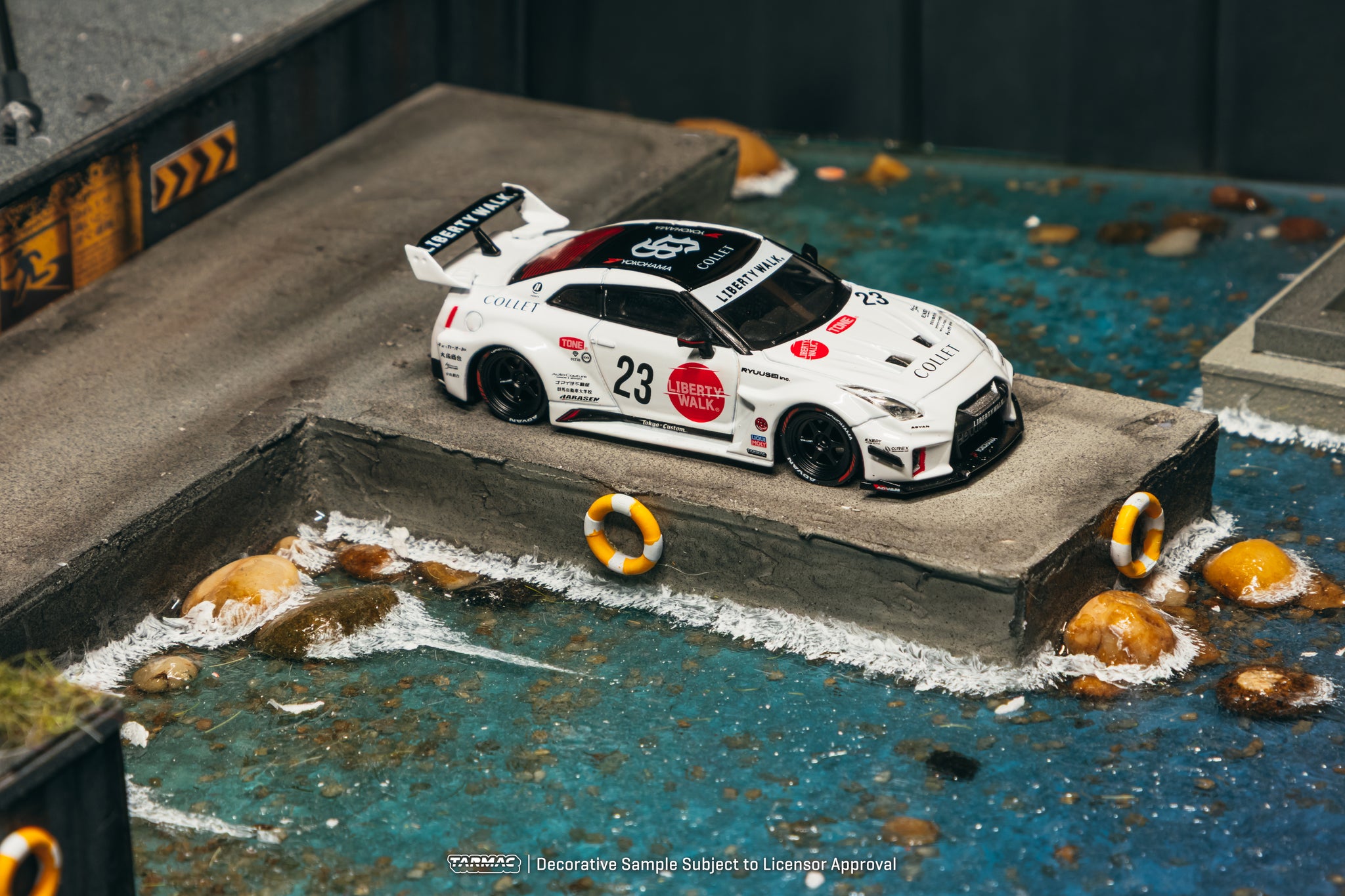 Pre-Order) 1:64 Nissan 35GT-RR LB-Silhouette Works GT -- #23 White --
